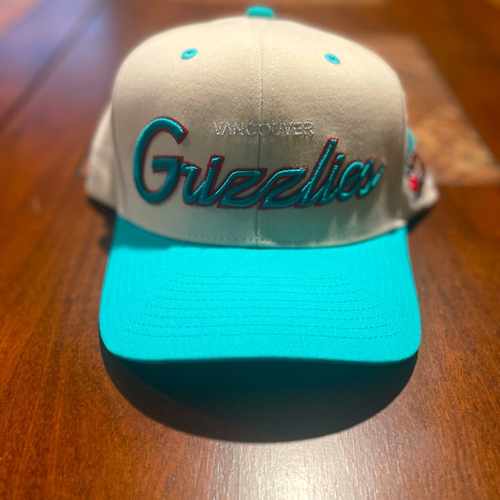 Mitchell and Ness Vancouver Grizzlies Script Hat